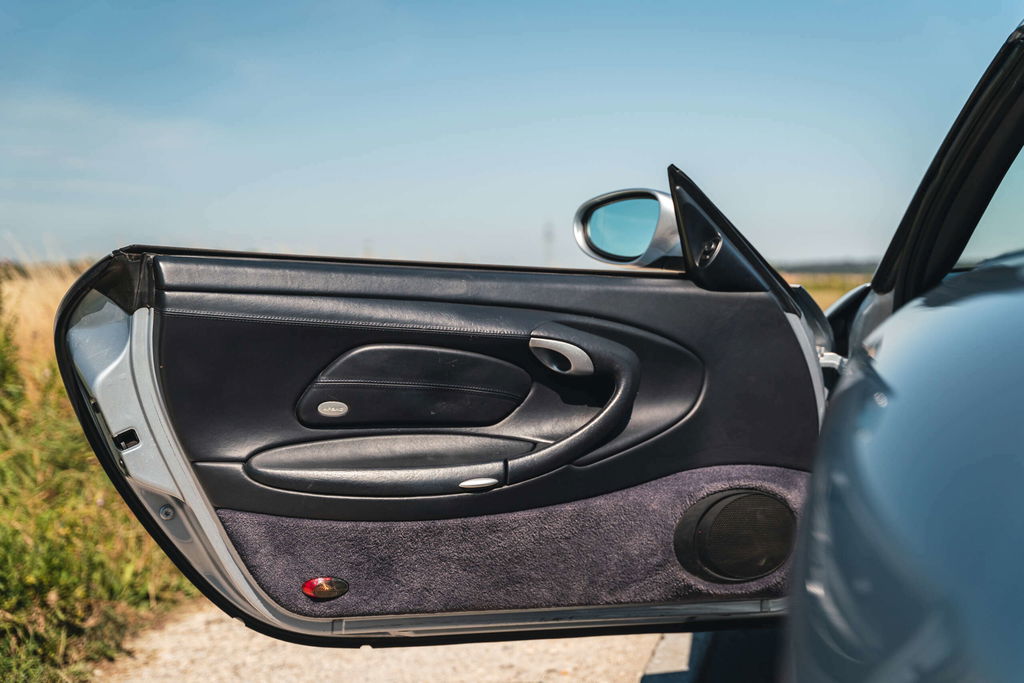 Porsche 996 Carrera 4