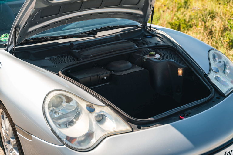 Porsche 996 Carrera 4