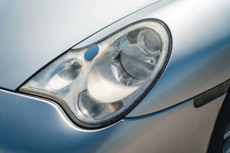 Porsche 996 Carrera 4