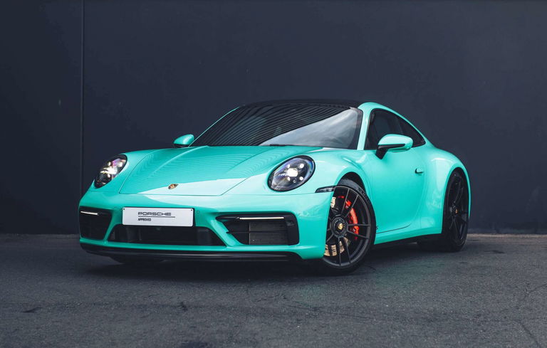 Porsche 992 Carrera 4 GTS