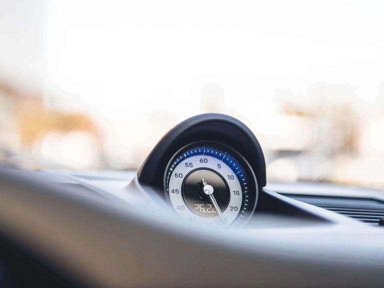 Porsche 992 Carrera 4 GTS