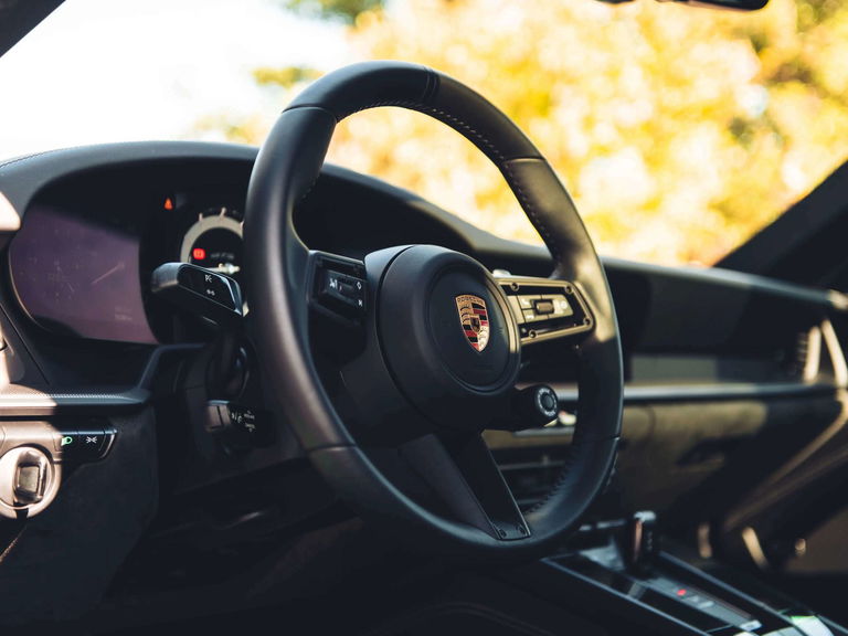 Porsche 992 Carrera 4 GTS
