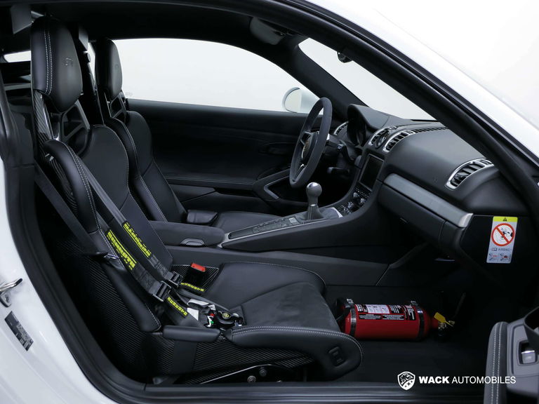 Porsche 981 Cayman GT4