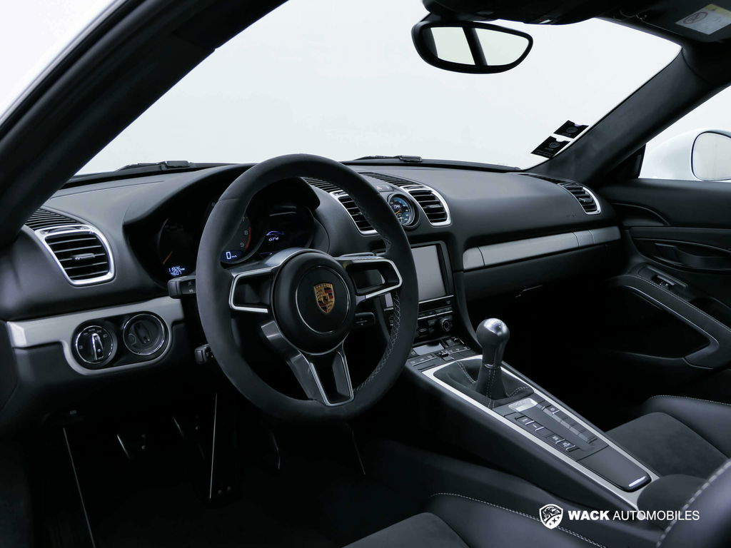 Porsche 981 Cayman GT4