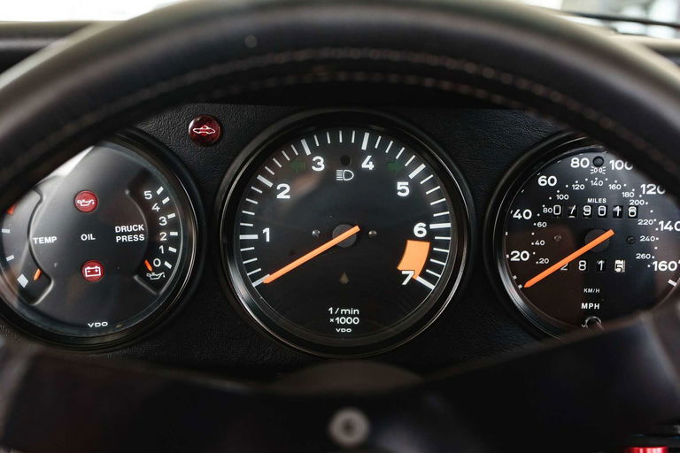 Porsche 911 Carrera 3.2 (US)