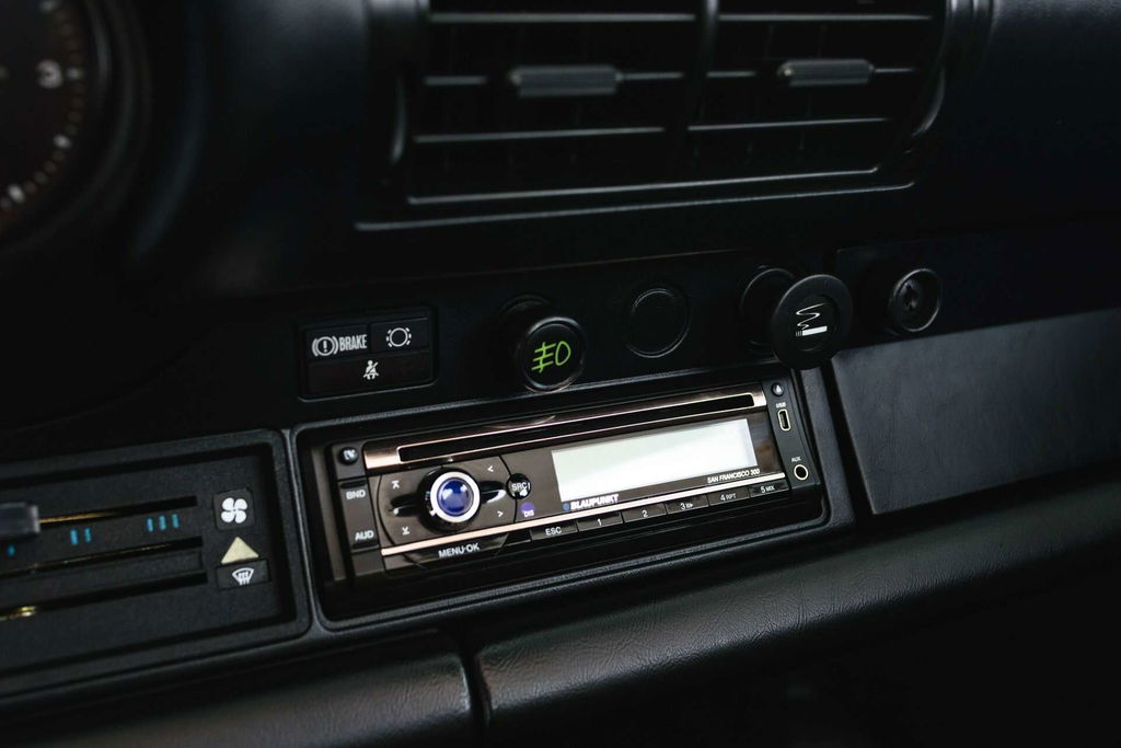 Porsche 911 Carrera 3.2 (US)