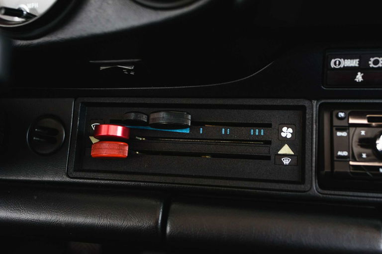 Porsche 911 Carrera 3.2 (US)