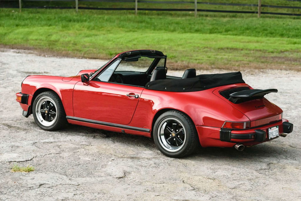 Porsche 911 Carrera 3.2 (US)