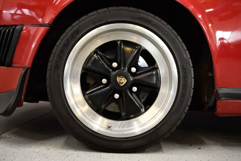 Porsche 911 Carrera 3.2 (US)