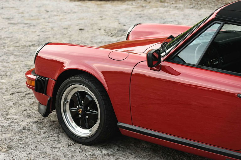 Porsche 911 Carrera 3.2 (US)