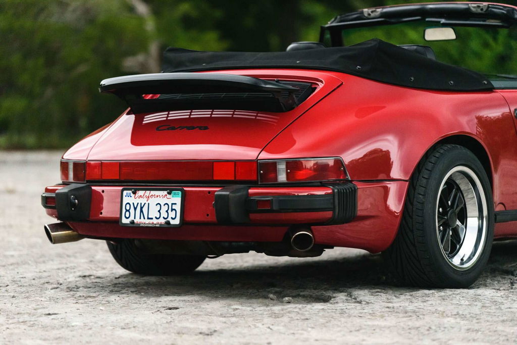 Porsche 911 Carrera 3.2 (US)