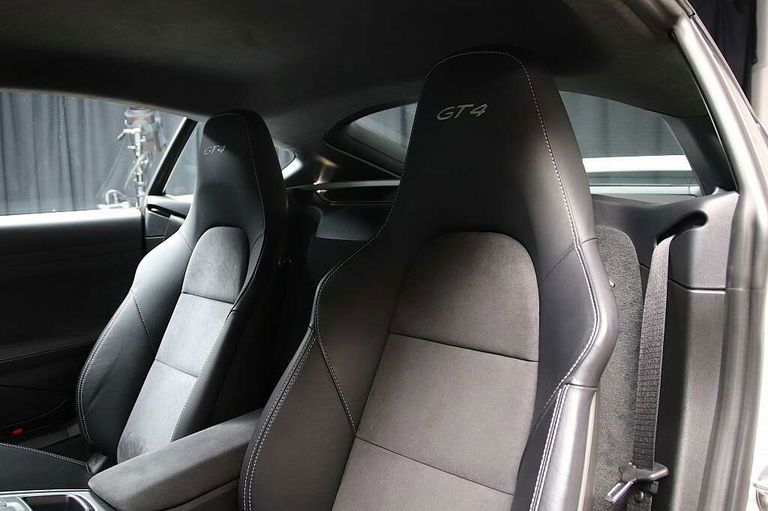 Porsche 981 Cayman GT4