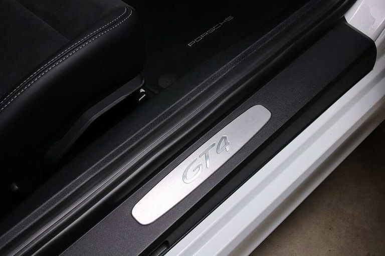 Porsche 981 Cayman GT4