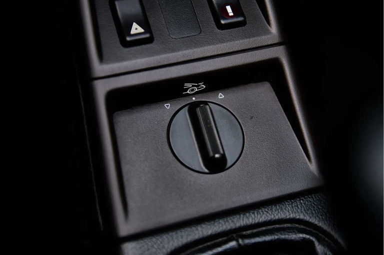 Porsche 964 Carrera 2 Speedster