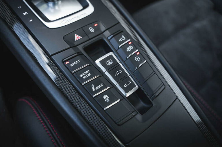 Porsche 991 Carrera 4 GTS