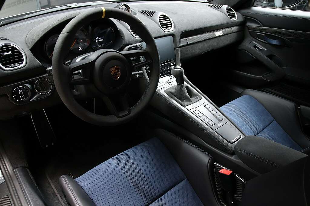 Porsche 718 Cayman GT4 RS