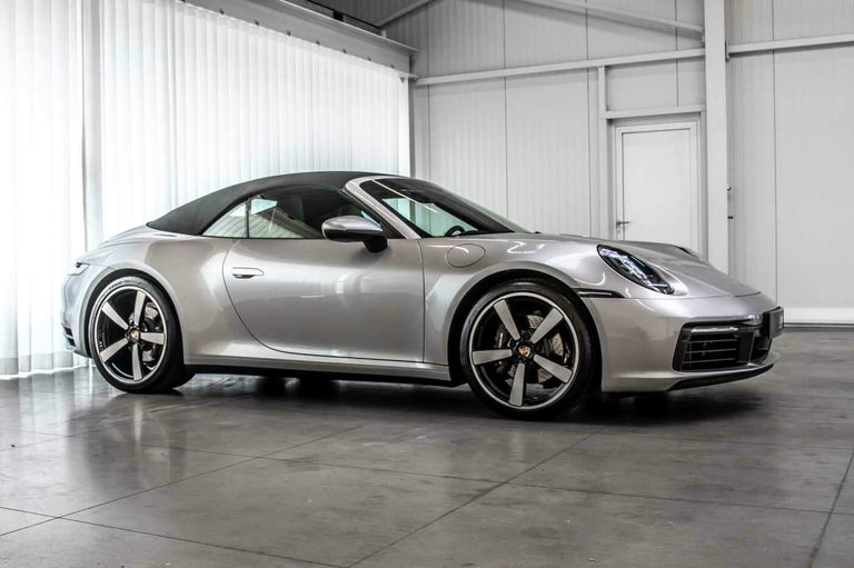 Porsche 992 Carrera