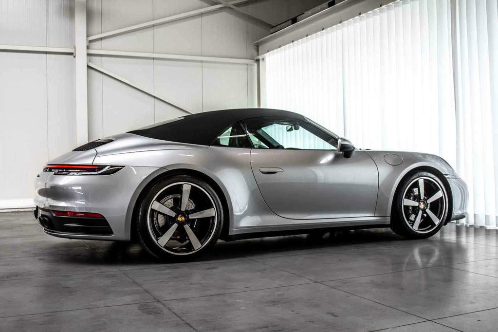 Porsche 992 Carrera
