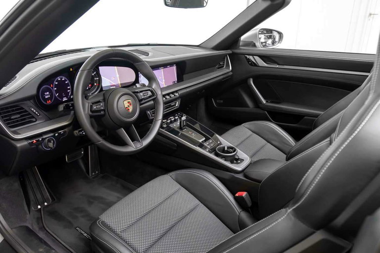Porsche 992 Carrera