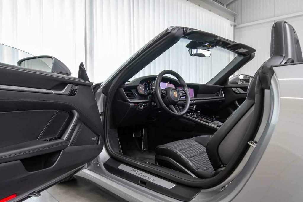 Porsche 992 Carrera