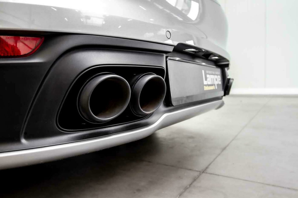 Porsche 992 Carrera
