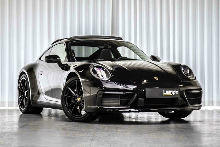 Porsche 992 Carrera