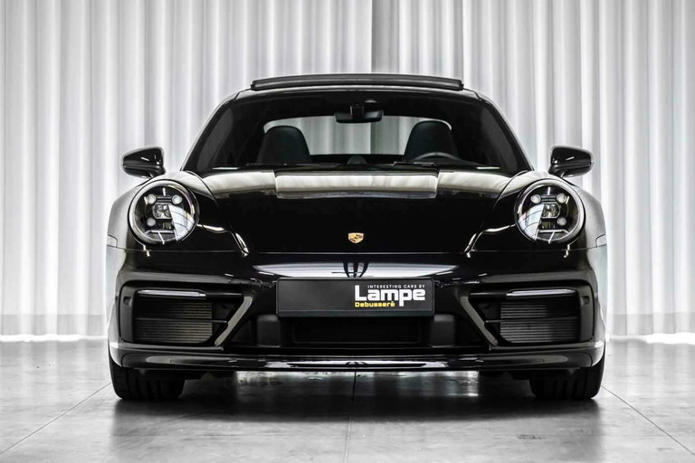 Porsche 992 Carrera