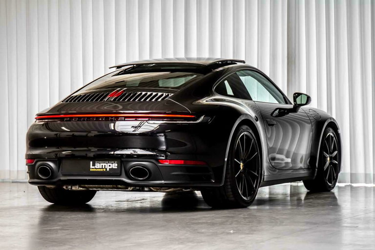 Porsche 992 Carrera