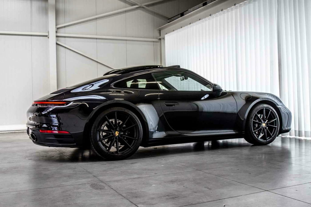 Porsche 992 Carrera