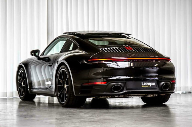 Porsche 992 Carrera