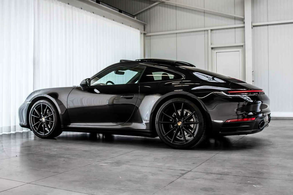 Porsche 992 Carrera