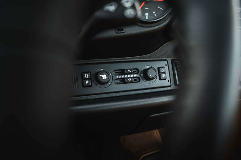 Porsche 993 Carrera 4