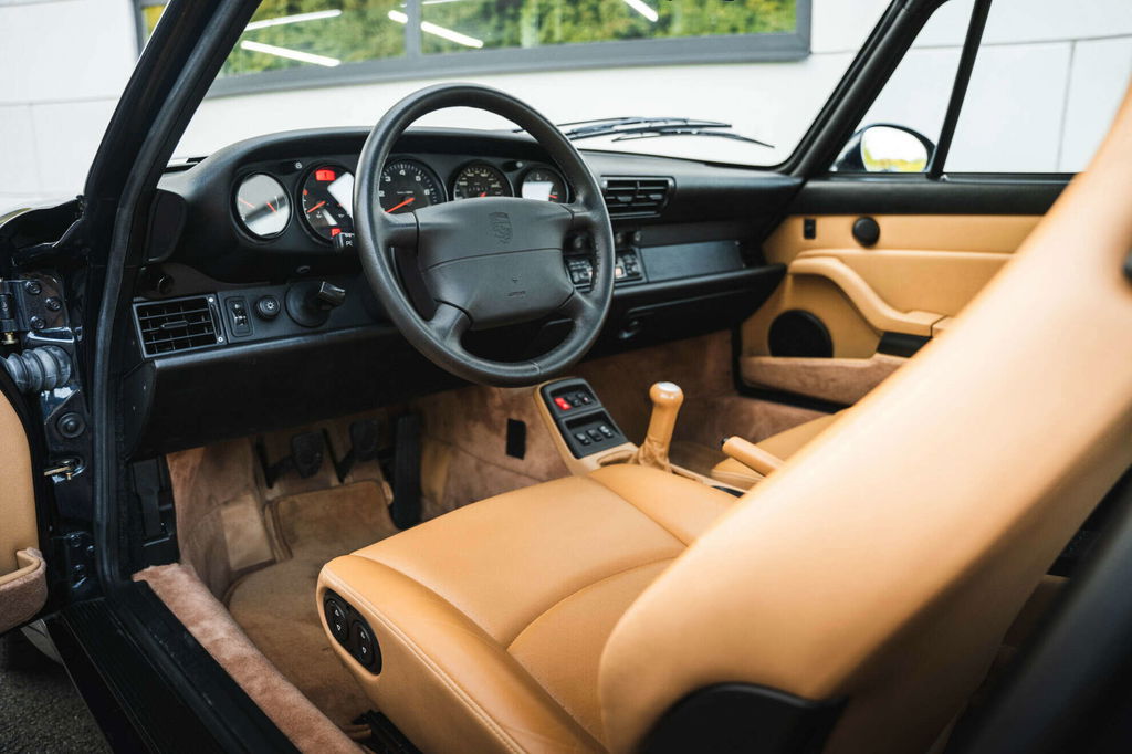 Porsche 993 Carrera 4