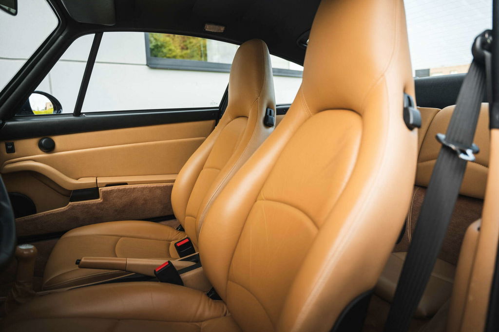 Porsche 993 Carrera 4