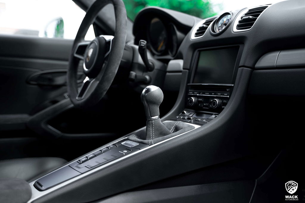 Porsche 981 Cayman GT4