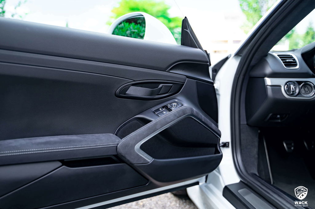 Porsche 981 Cayman GT4