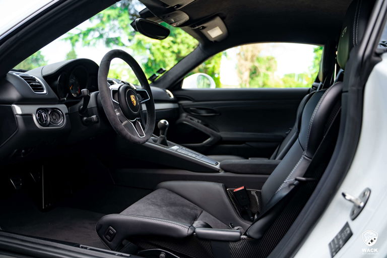 Porsche 981 Cayman GT4