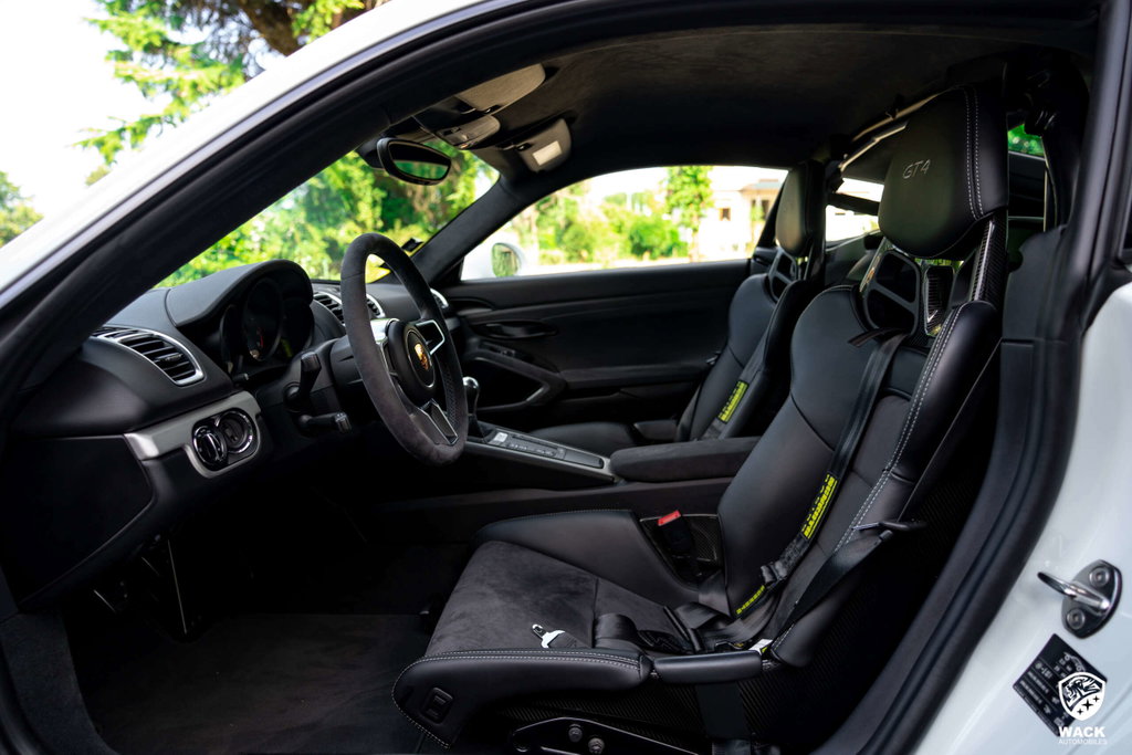 Porsche 981 Cayman GT4
