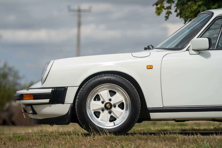 Porsche 911 Carrera 3.2