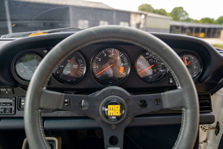 Porsche 911 Carrera 3.2