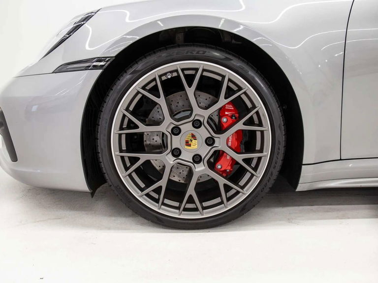 Porsche 992 Carrera 4S