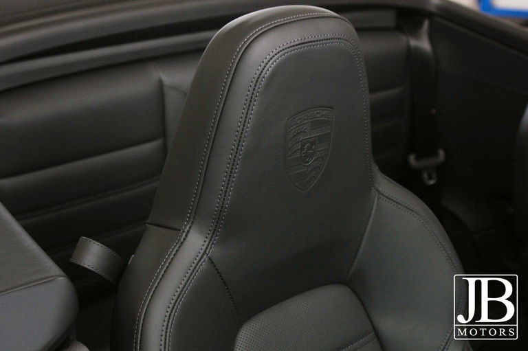 Porsche 992 Carrera 4 GTS