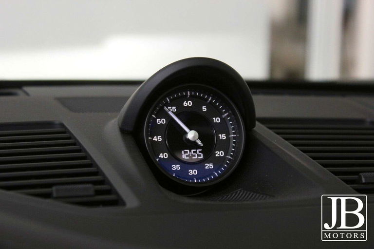 Porsche 992 Carrera 4 GTS