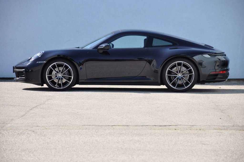 Porsche 992 Carrera 4