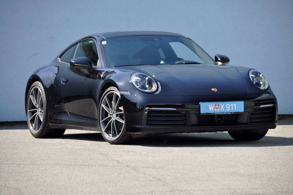 Porsche 992 Carrera 4