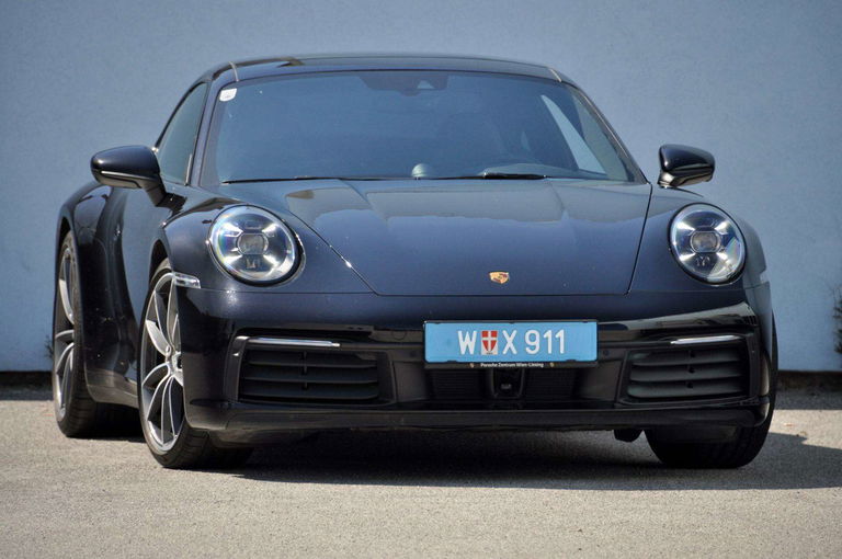 Porsche 992 Carrera 4