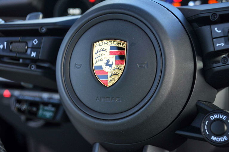 Porsche 992 Carrera 4