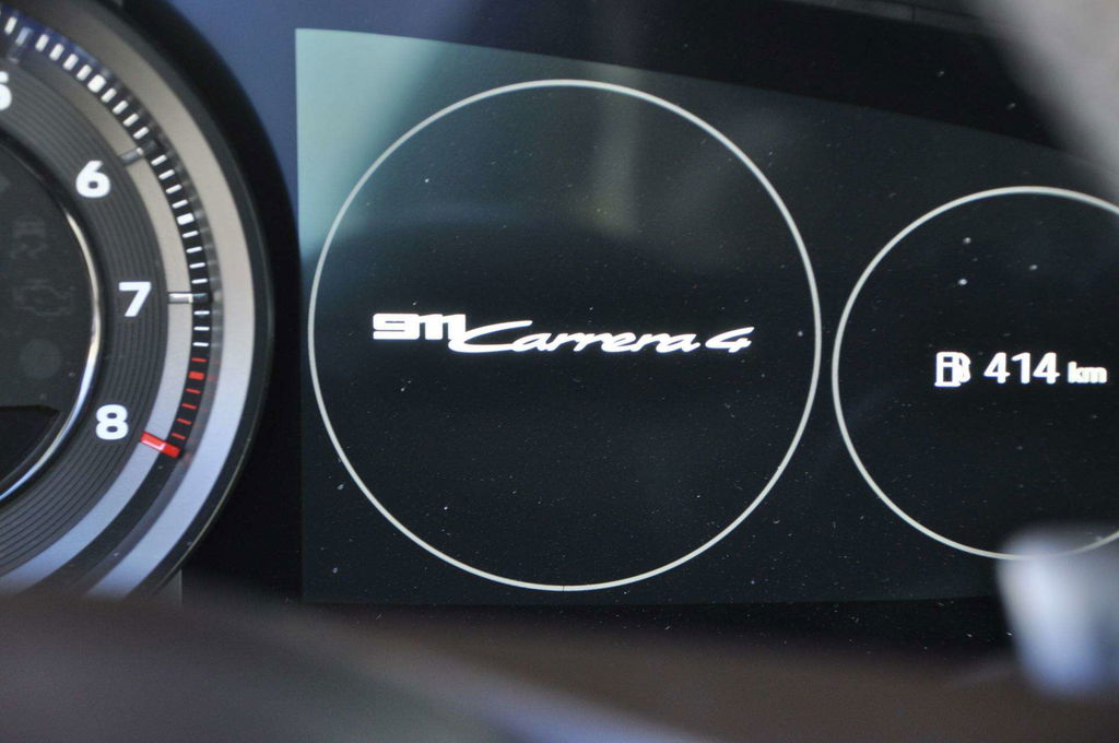 Porsche 992 Carrera 4