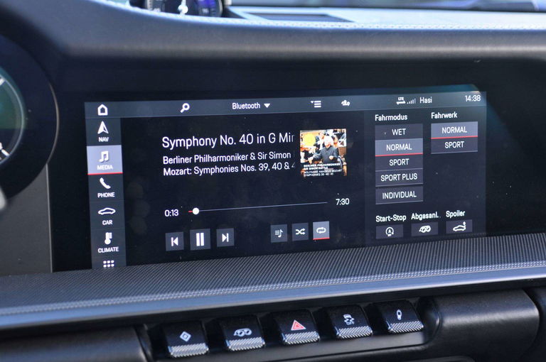 Porsche 992 Carrera 4