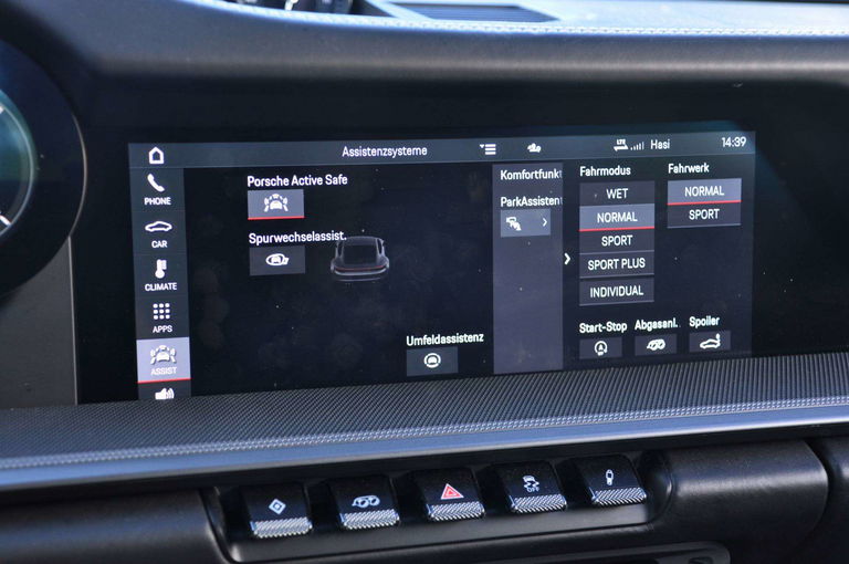 Porsche 992 Carrera 4